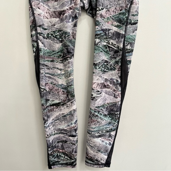 Lululemon Train Times Pant 25" Springscape Multi / Obsidian W5BU5S Luxtreme Mesh - Picture 9 of 13